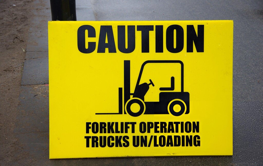loading dock safety sign
